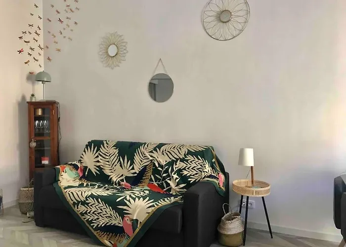 Chez Fanny - Ravissant 2 Pieces Avec Balcon